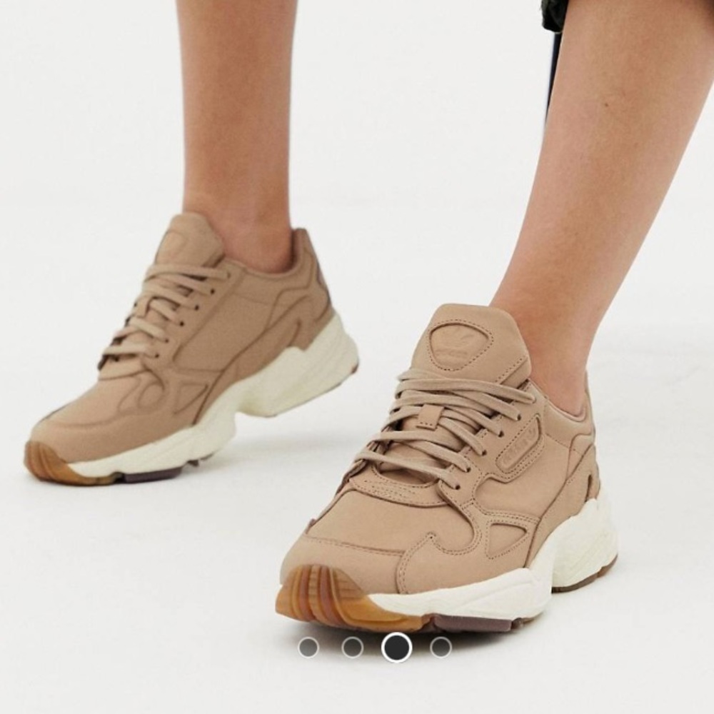 Adidas Original Premium Leather Falcon in beige